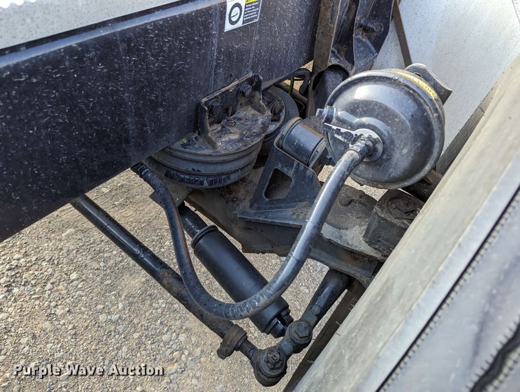 image for item MN9986 2019 Peterbilt 579  semi truck