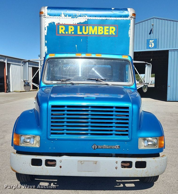image for item MW9754 1997 International 4700  box truck