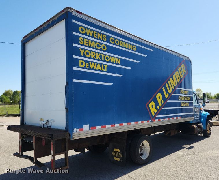 image for item MW9754 1997 International 4700  box truck