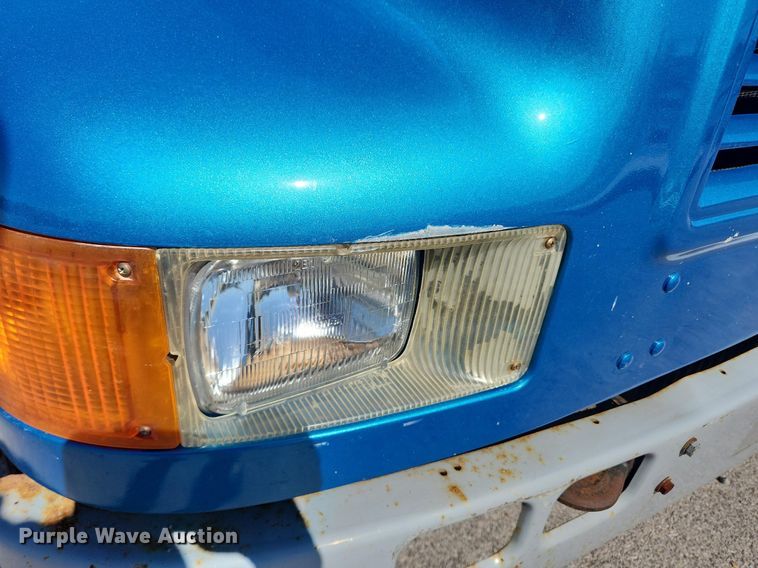 image for item MW9754 1997 International 4700  box truck