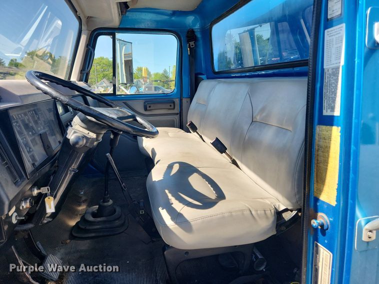 image for item MW9754 1997 International 4700  box truck