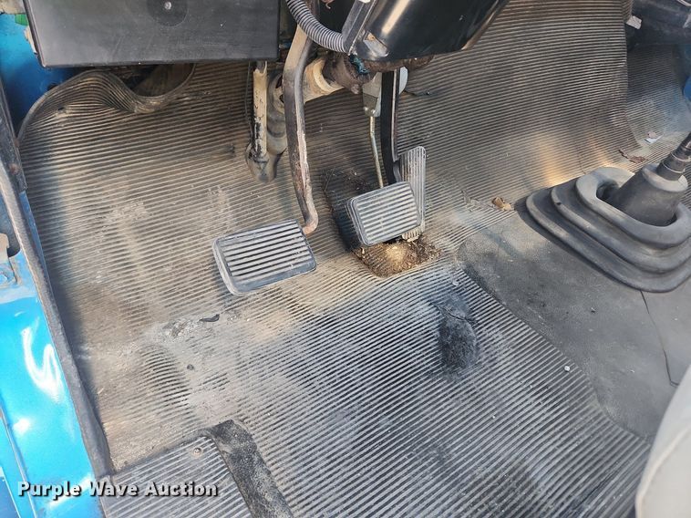 image for item MW9754 1997 International 4700  box truck