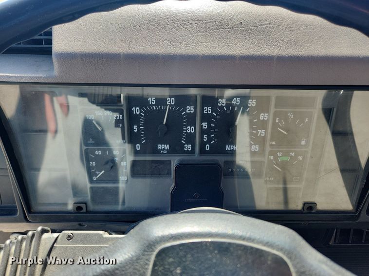 image for item MW9754 1997 International 4700  box truck