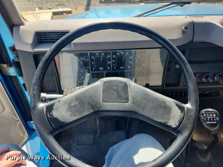 image for item MW9754 1997 International 4700  box truck