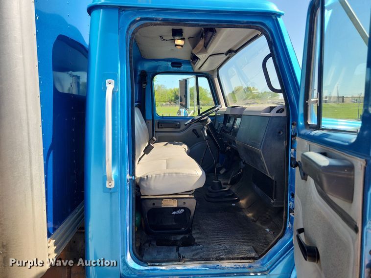 image for item MW9754 1997 International 4700  box truck