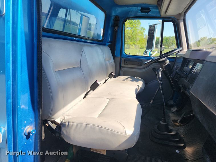 image for item MW9754 1997 International 4700  box truck