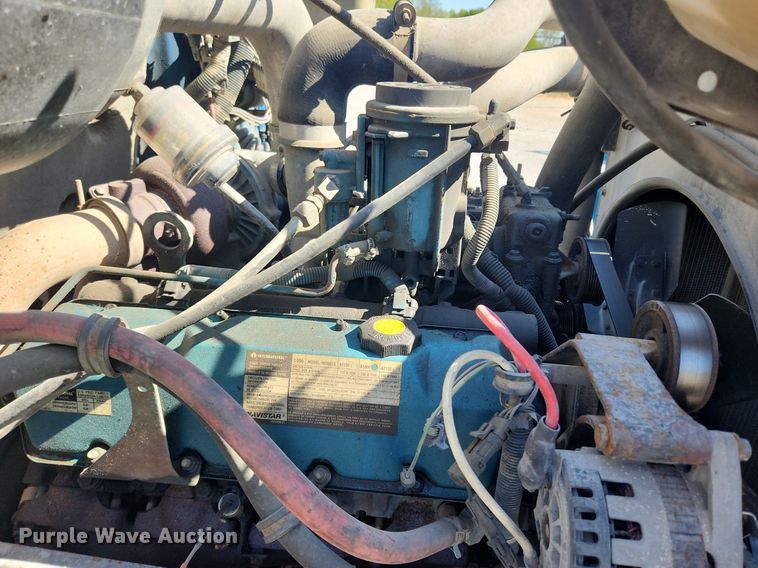 image for item MW9754 1997 International 4700  box truck