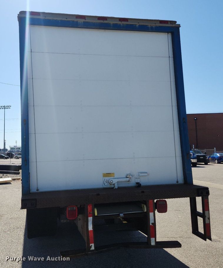 image for item MW9754 1997 International 4700  box truck