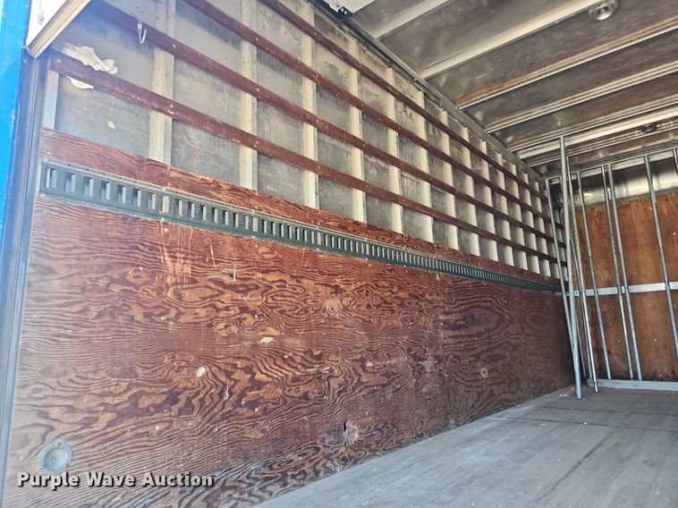 image for item MW9754 1997 International 4700  box truck