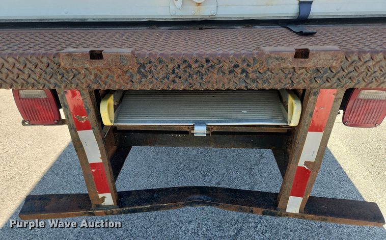 image for item MW9754 1997 International 4700  box truck