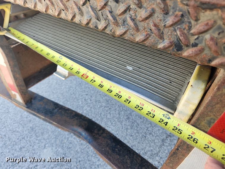 image for item MW9754 1997 International 4700  box truck