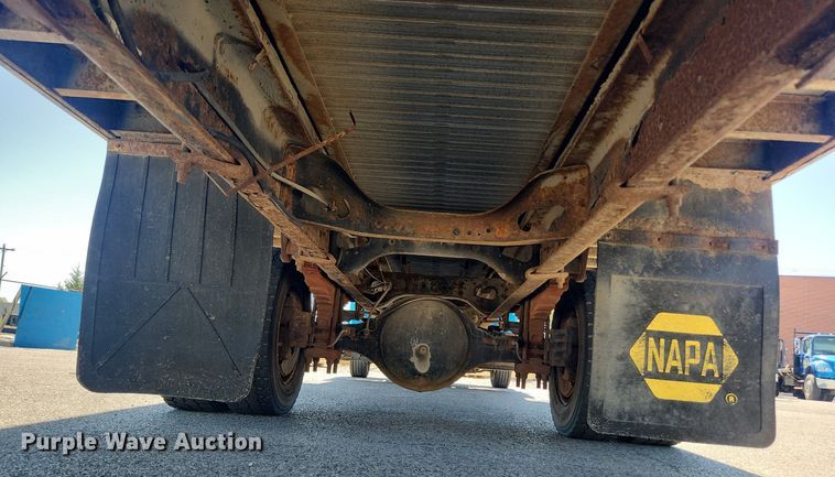 image for item MW9754 1997 International 4700  box truck