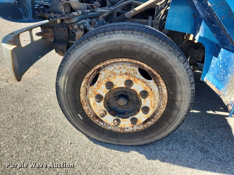 image for item MW9754 1997 International 4700  box truck