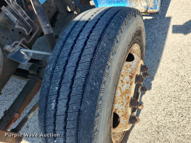 image for item MW9754 1997 International 4700  box truck