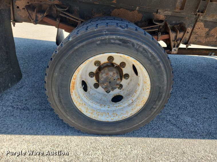 image for item MW9754 1997 International 4700  box truck