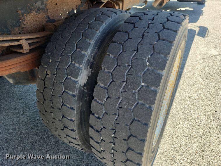 image for item MW9754 1997 International 4700  box truck