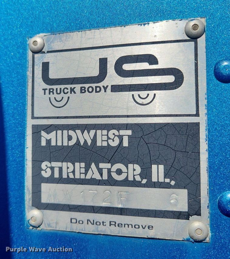image for item MW9754 1997 International 4700  box truck