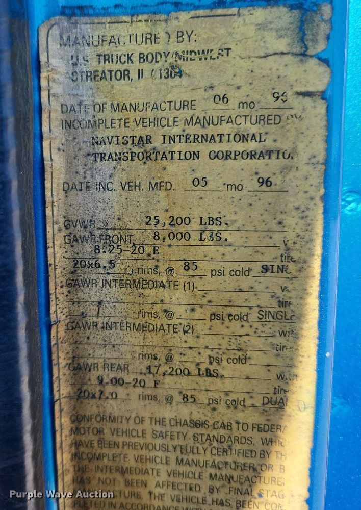 image for item MW9754 1997 International 4700  box truck