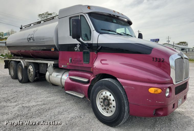 image for item MW9759 1997 Kenworth T2000  tank truck