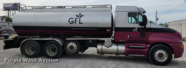 image for item MW9759 1997 Kenworth T2000  tank truck