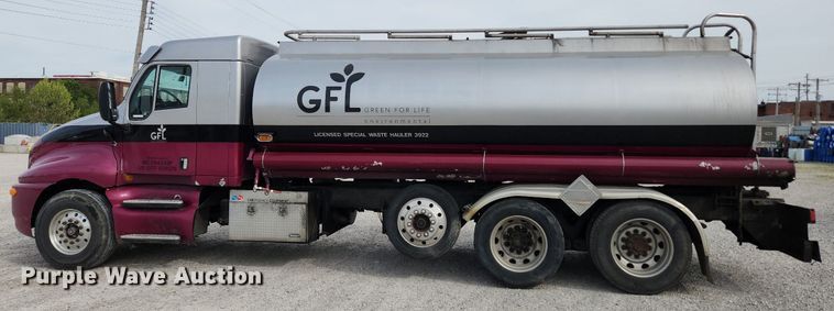 image for item MW9759 1997 Kenworth T2000  tank truck