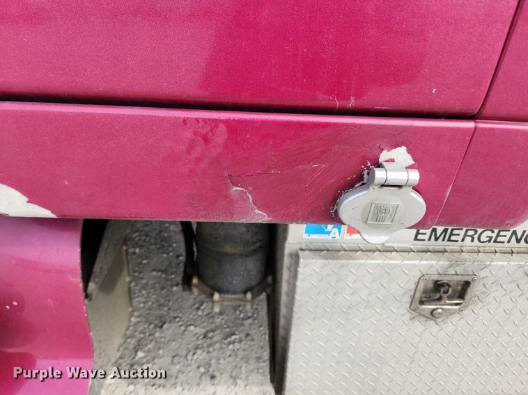 image for item MW9759 1997 Kenworth T2000  tank truck