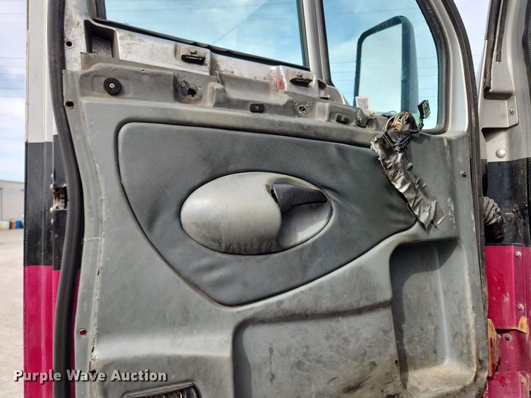 image for item MW9759 1997 Kenworth T2000  tank truck