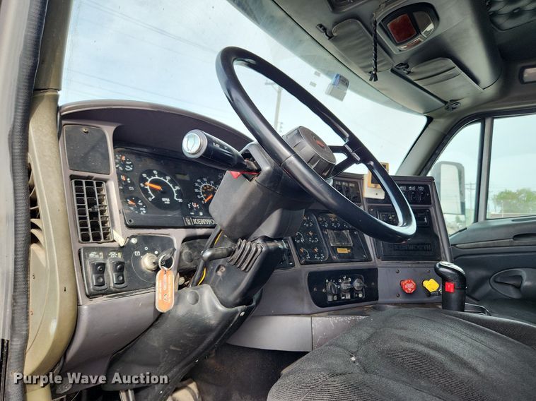 image for item MW9759 1997 Kenworth T2000  tank truck