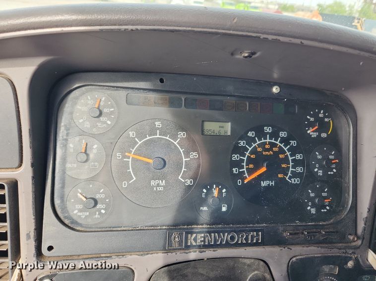 image for item MW9759 1997 Kenworth T2000  tank truck