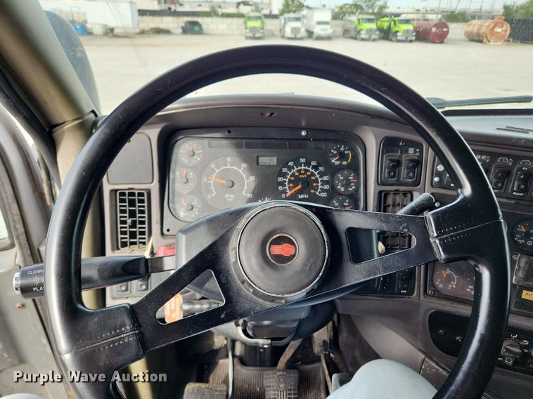 image for item MW9759 1997 Kenworth T2000  tank truck