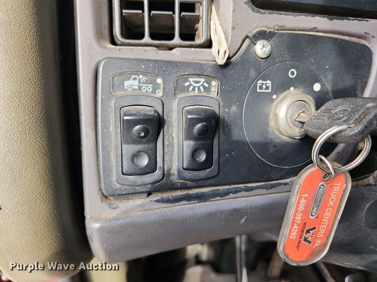 image for item MW9759 1997 Kenworth T2000  tank truck