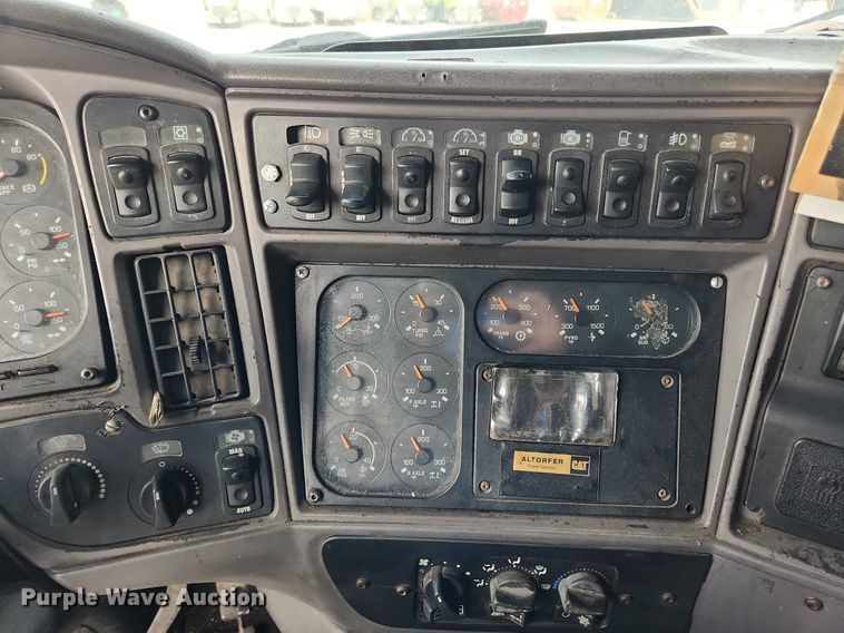 image for item MW9759 1997 Kenworth T2000  tank truck