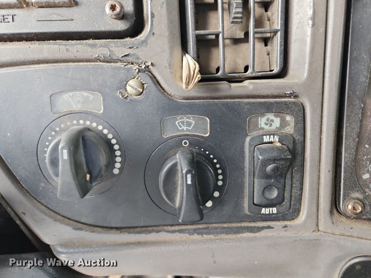 image for item MW9759 1997 Kenworth T2000  tank truck