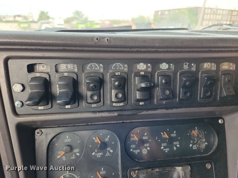 image for item MW9759 1997 Kenworth T2000  tank truck