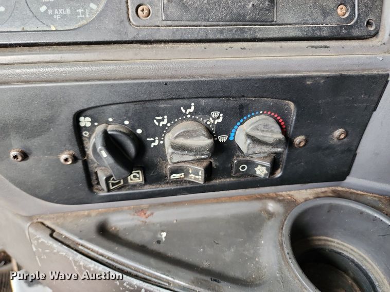 image for item MW9759 1997 Kenworth T2000  tank truck