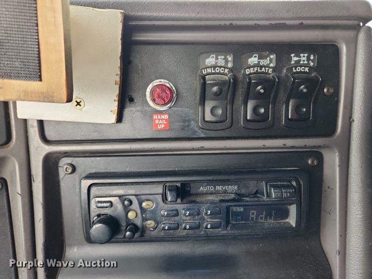 image for item MW9759 1997 Kenworth T2000  tank truck