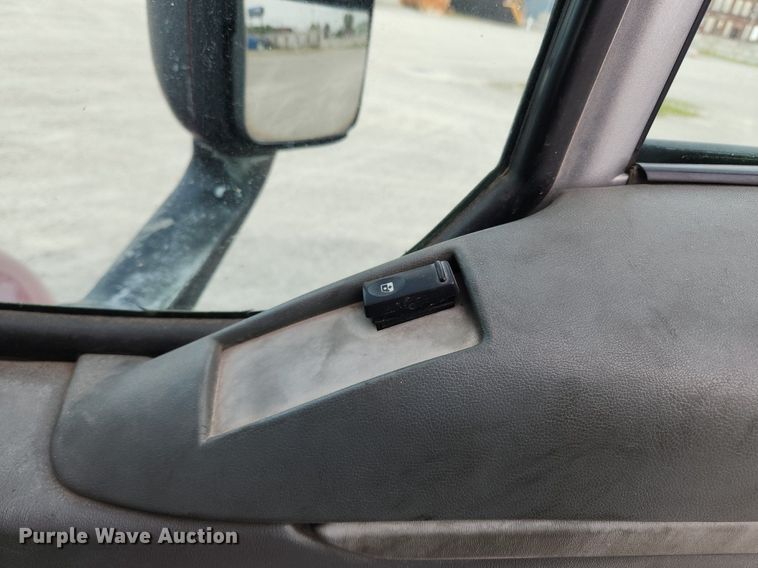 image for item MW9759 1997 Kenworth T2000  tank truck