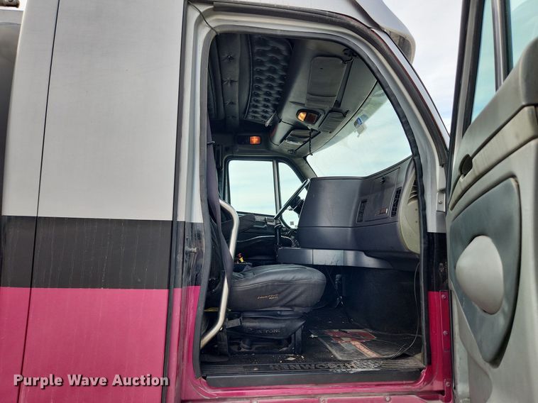 image for item MW9759 1997 Kenworth T2000  tank truck