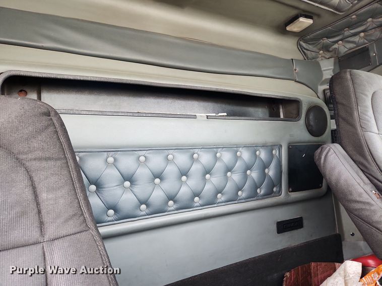 image for item MW9759 1997 Kenworth T2000  tank truck