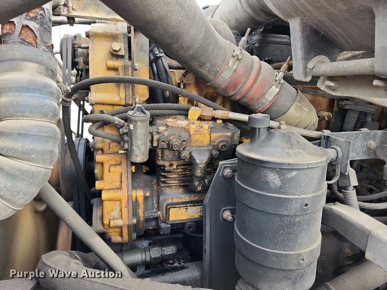 image for item MW9759 1997 Kenworth T2000  tank truck