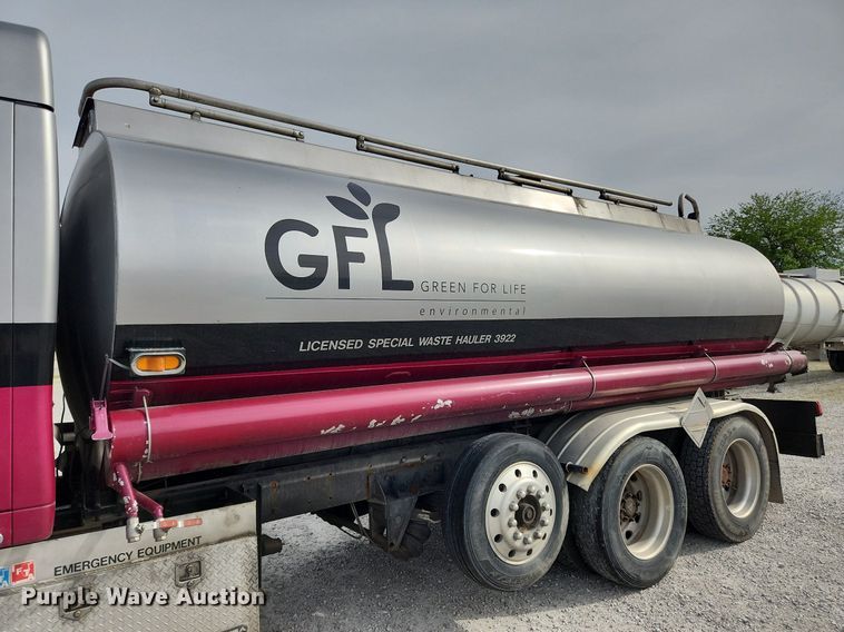 image for item MW9759 1997 Kenworth T2000  tank truck