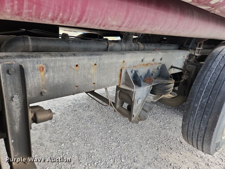 image for item MW9759 1997 Kenworth T2000  tank truck