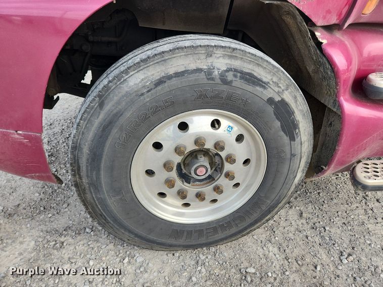 image for item MW9759 1997 Kenworth T2000  tank truck