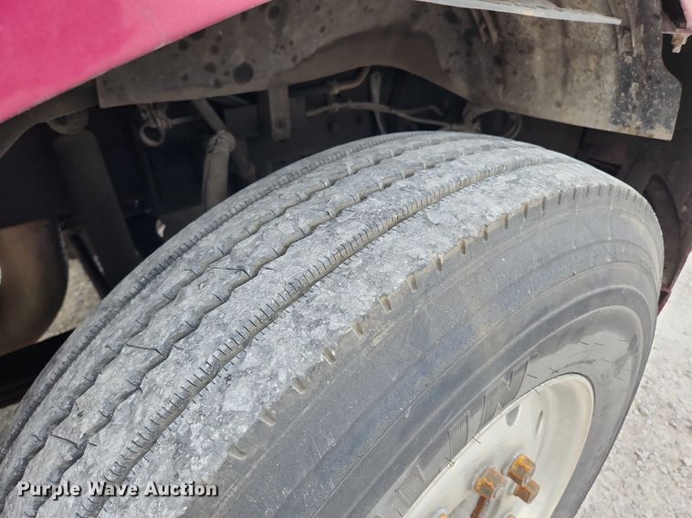 image for item MW9759 1997 Kenworth T2000  tank truck