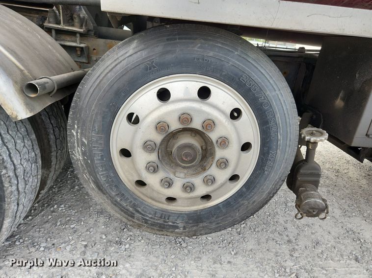 image for item MW9759 1997 Kenworth T2000  tank truck