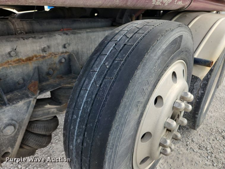 image for item MW9759 1997 Kenworth T2000  tank truck