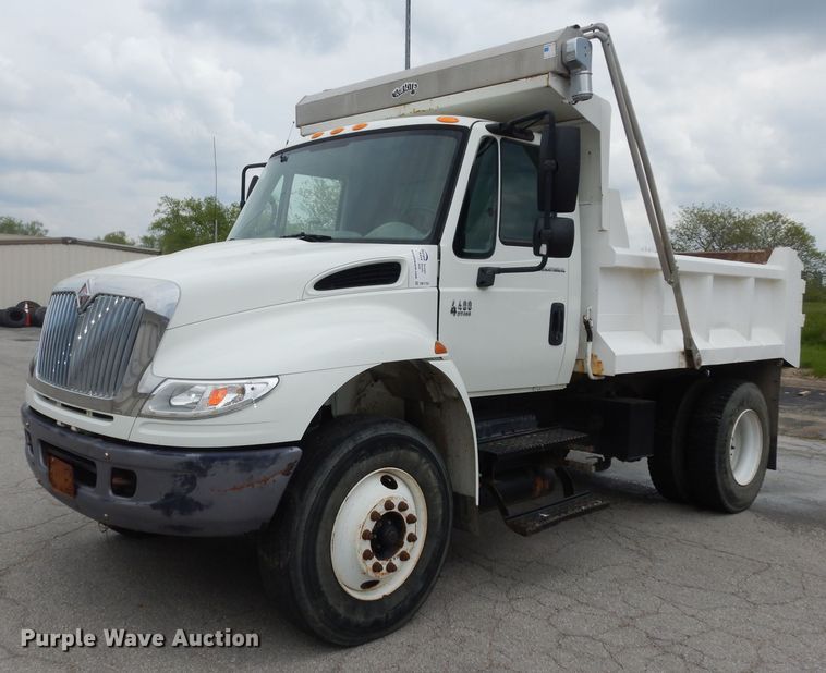 image for item DK1791 2005 International 4400  dump truck