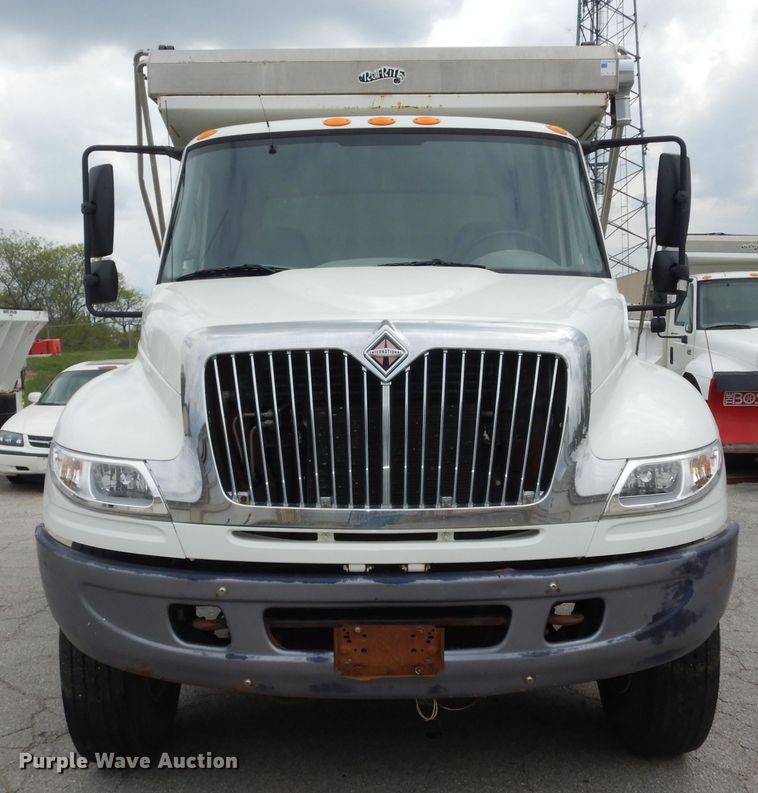 image for item DK1791 2005 International 4400  dump truck