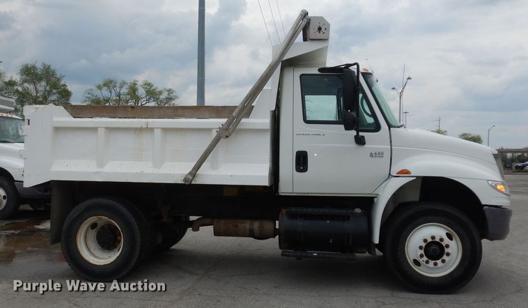 image for item DK1791 2005 International 4400  dump truck