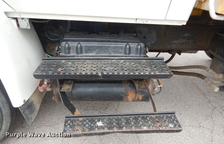 image for item DK1791 2005 International 4400  dump truck